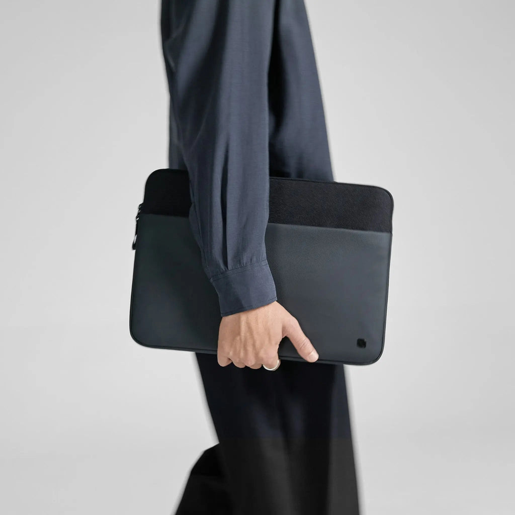 Incase A.R.C. Sleeve for 14-inch Laptop