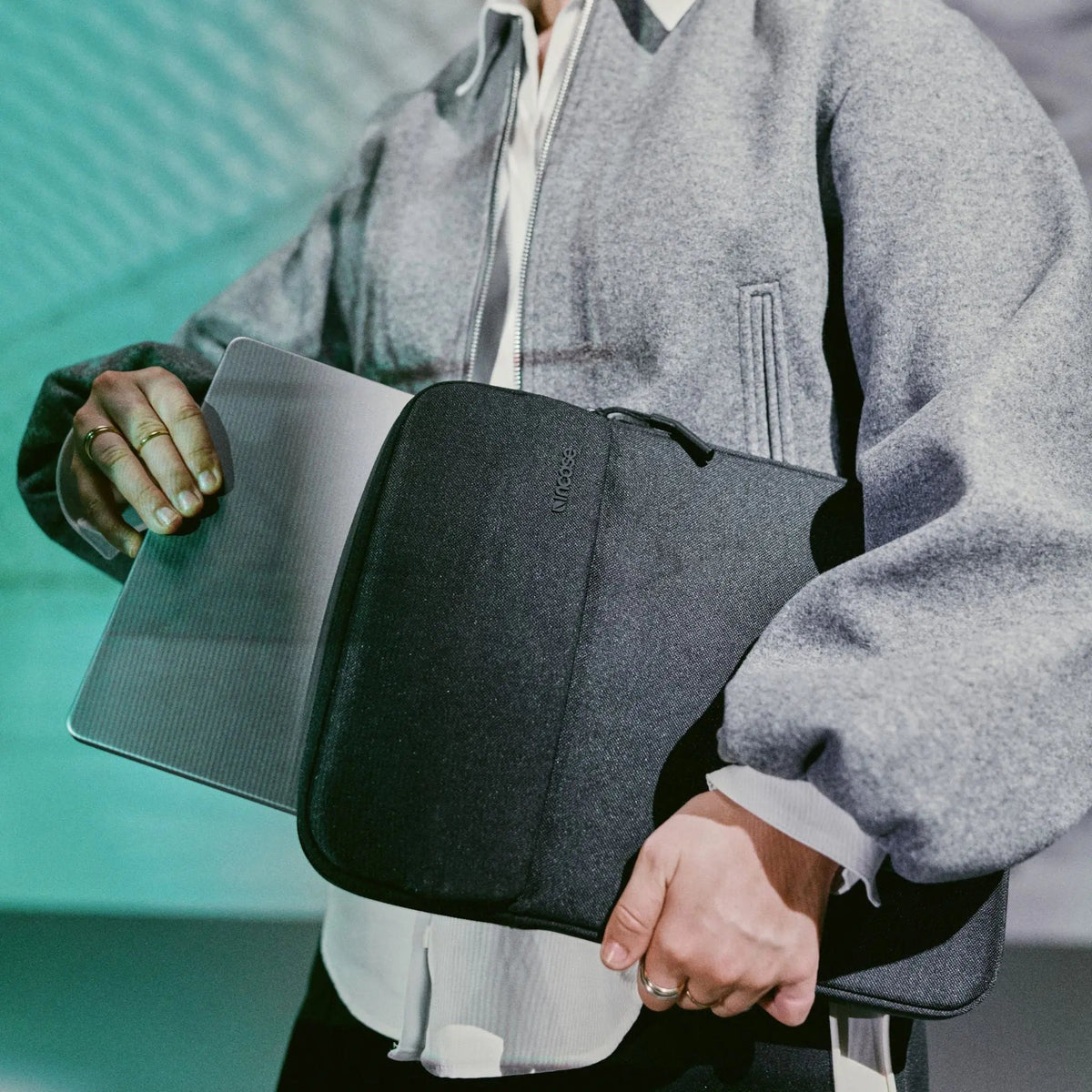 Incase Crosstown Sleeve for 14-inch Laptop