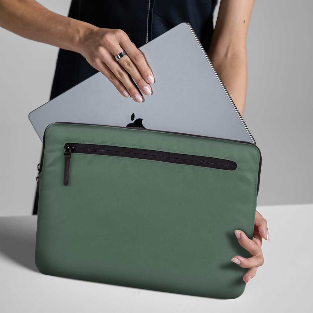 Incase Compact Sleeve 14-inch Laptop