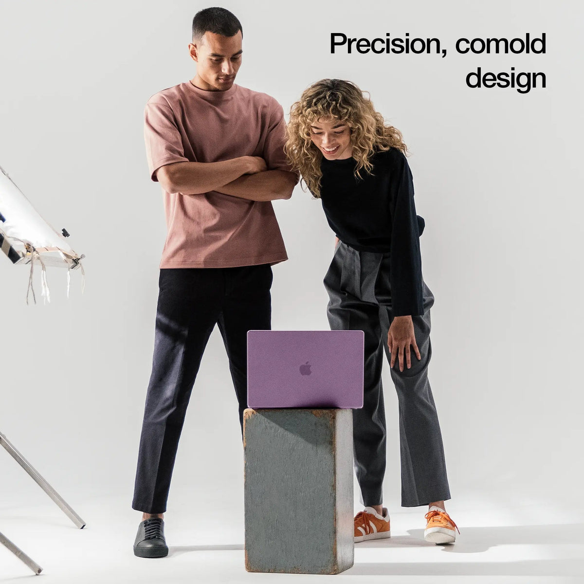 Incase Dots Hardshell with Makrolon® for MacBook Pro 16"