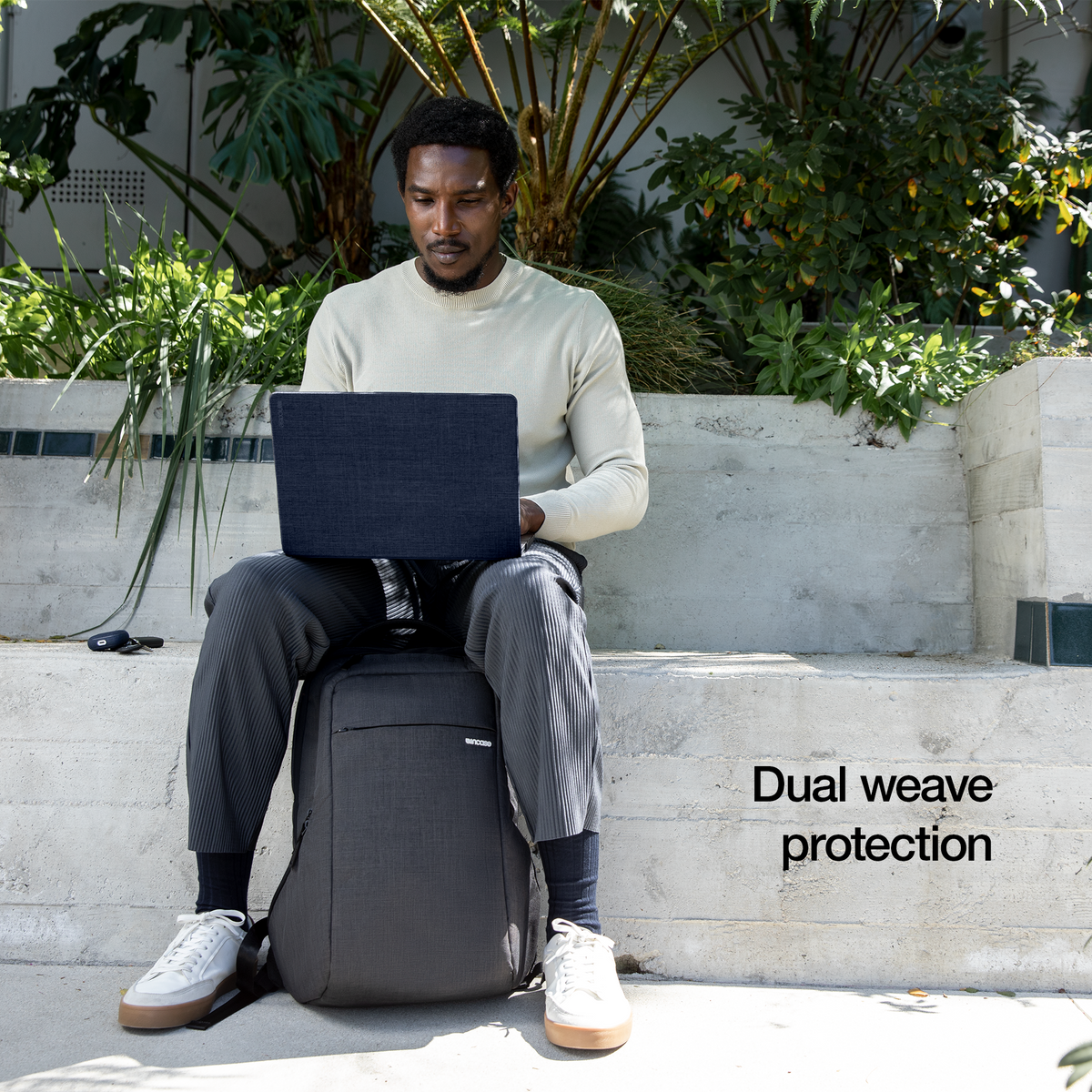 Incase Textured Hardshell with Woolenex for MacBook Pro 16"