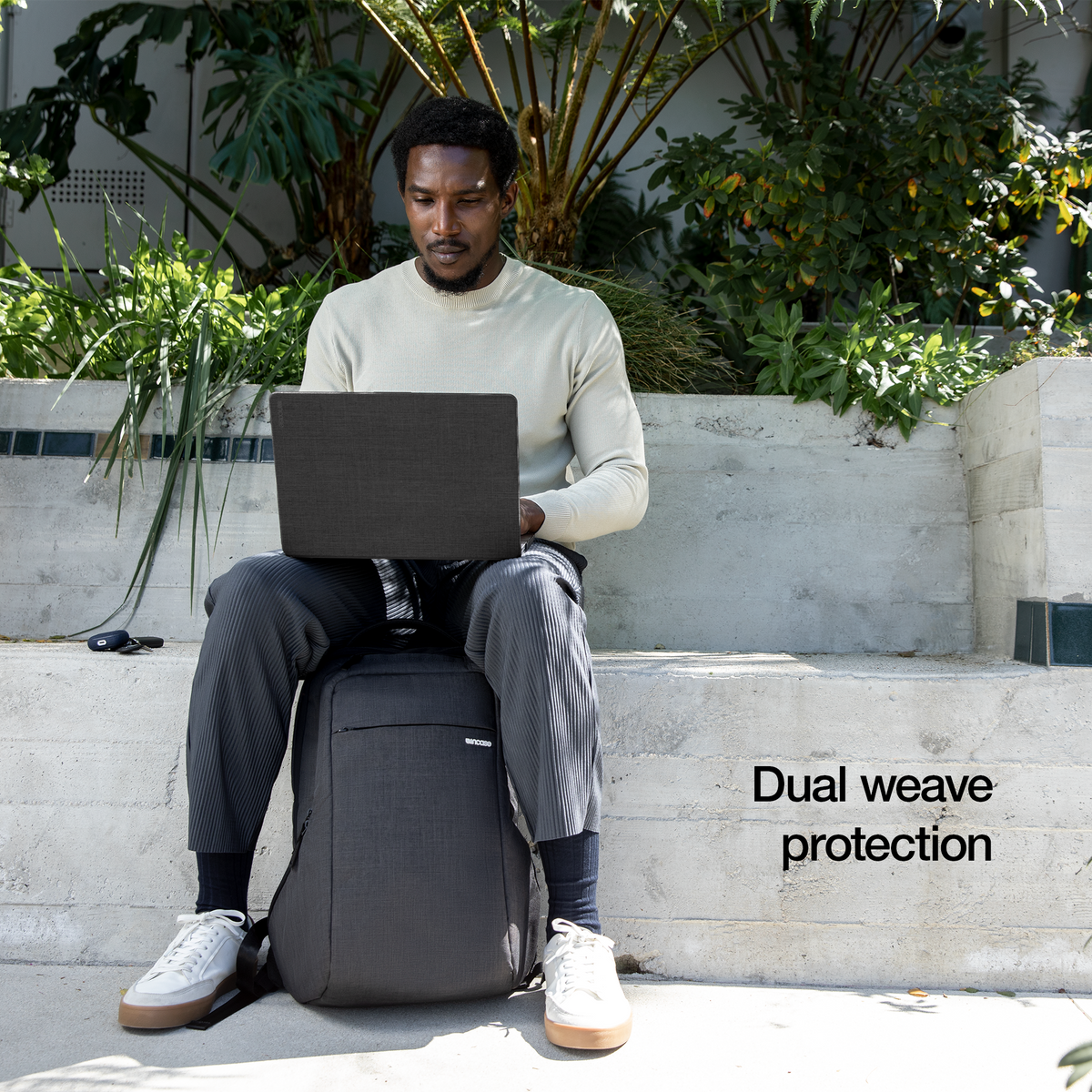Incase Textured Hardshell with Woolenex for MacBook Pro 16"