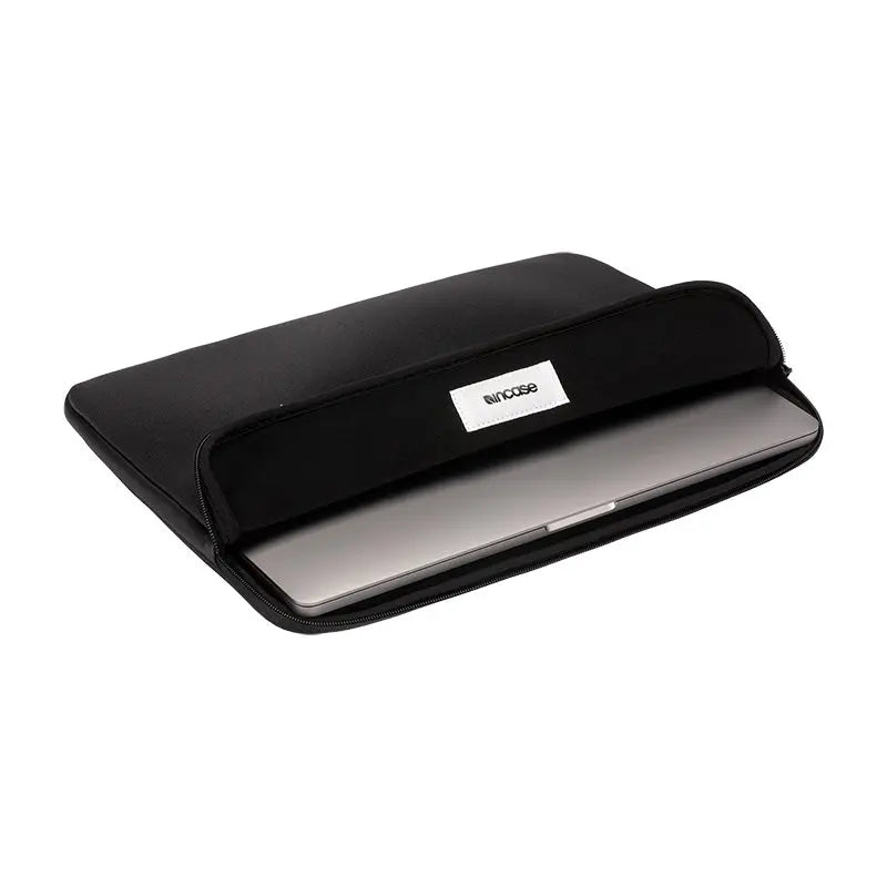 Incase Classic Universal Sleeve for 17-inch Laptop